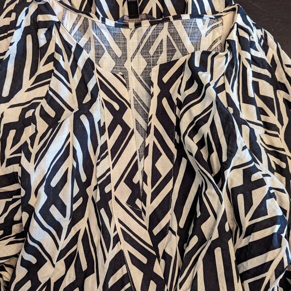 BR blouson Sleeve Abstract Print Wrap Dress - Picture 2 of 6